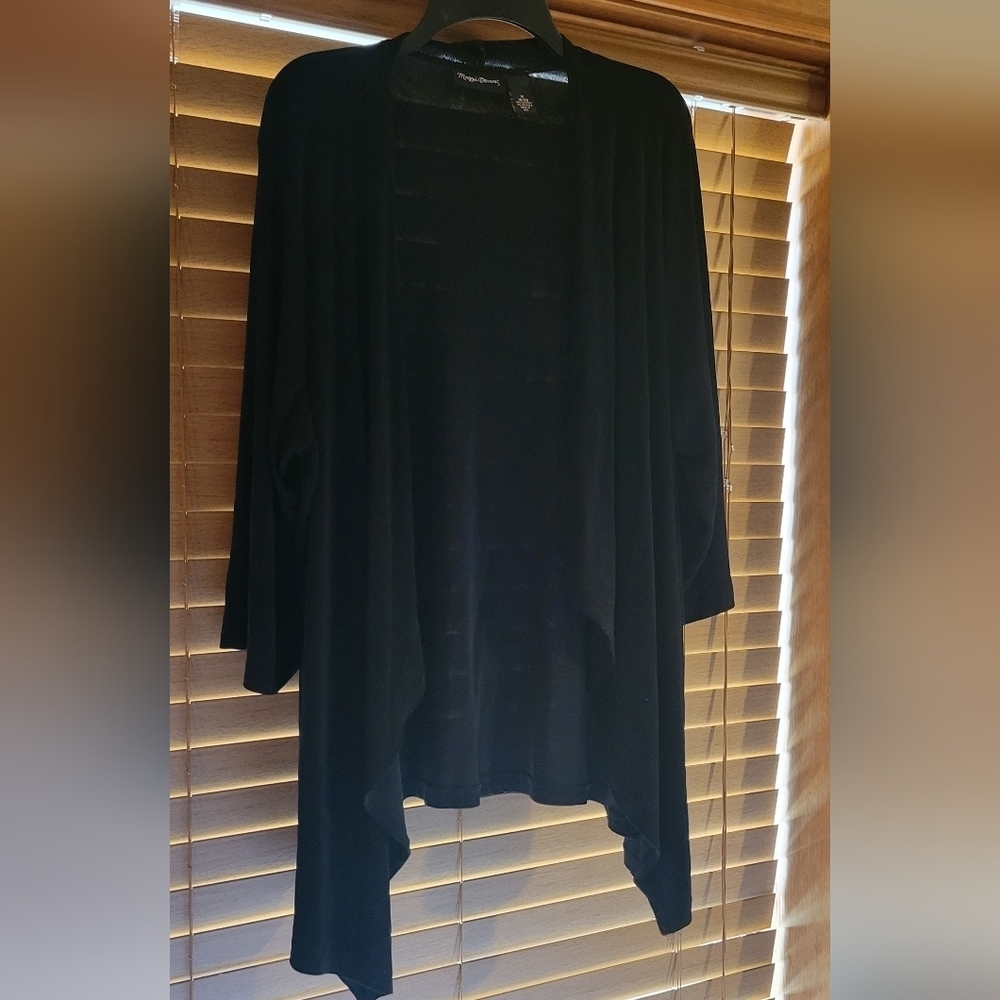 Maggie Barnes slinky fabric 3/4 Sleeve Jacket Black 1x (18-20)